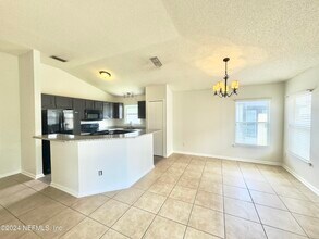 3336 Cancun Dr E in Jacksonville, FL - Building Photo - Building Photo