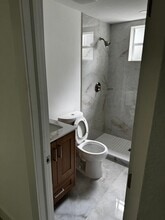 2040 NW 185th Ter in Miami Gardens, FL - Foto de edificio - Building Photo