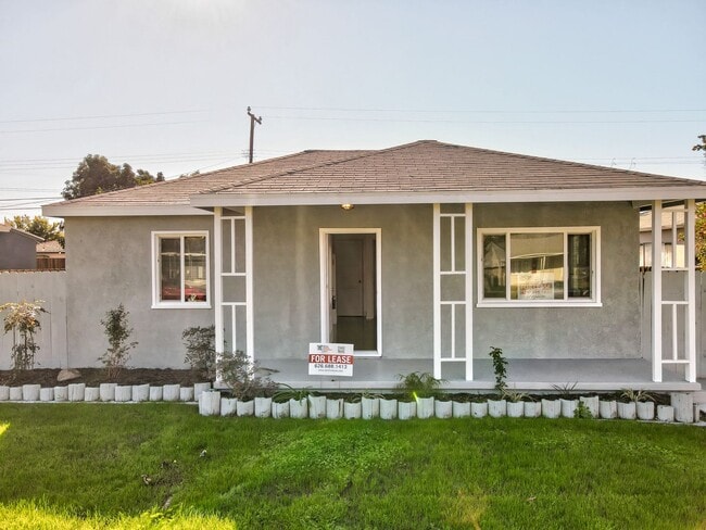 2538 Maynard Dr in Duarte, CA - Foto de edificio - Building Photo