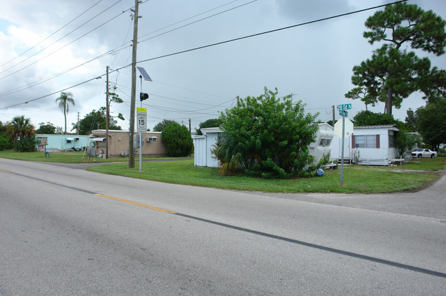 5000 28th St N in St. Petersburg, FL - Building Photo - Building Photo