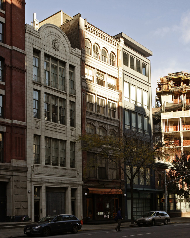 228 W Broadway in New York, NY - Foto de edificio - Building Photo