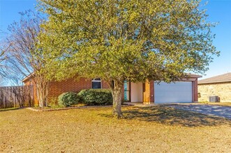 1526 Berry Dr in Cleburne, TX - Building Photo - Building Photo