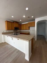 10173 Lofton Way in Elk Grove, CA - Building Photo - Building Photo