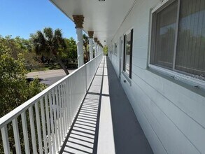 2380 World Pkwy Blvd in Clearwater, FL - Foto de edificio - Building Photo