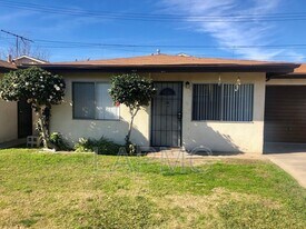 8545-8549 Rose St in Bellflower, CA - Building Photo