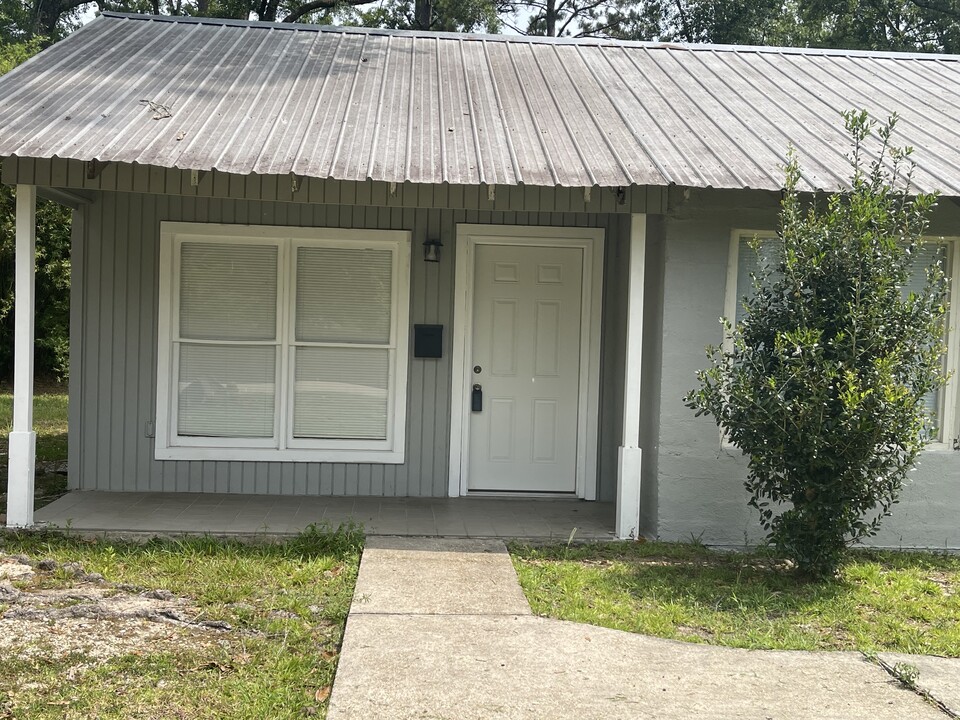 17199 E Park Ave in Hammond, LA - Building Photo