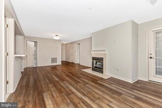 214 Ridgepoint Pl in Gaithersburg, MD - Foto de edificio - Building Photo