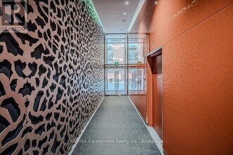 60 Colborne St in Toronto, ON - Building Photo - Building Photo