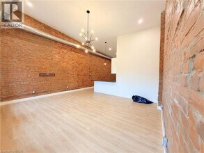 185 King St E in Hamilton, ON - Building Photo - Building Photo