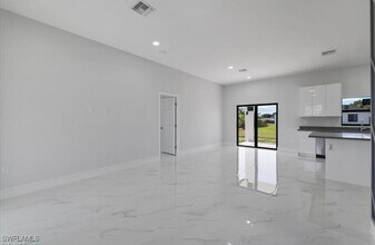 3913 4th St SW in Lehigh Acres, FL - Building Photo - Building Photo