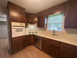 105 E 49th St in Anniston, AL - Building Photo - Building Photo