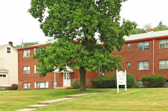 Rainbow's End I Apartments in Euclid, OH - Building Photo - Building Photo