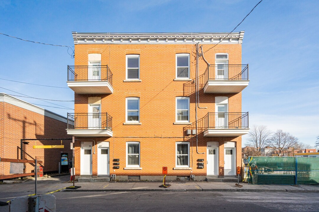 261-271 Greene in Montréal, QC - Building Photo