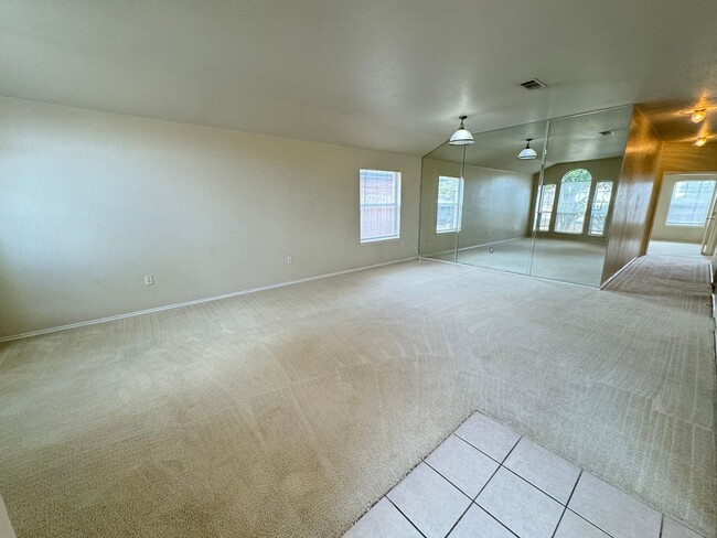 4500 Twin Oaks Cir in Killeen, TX - Building Photo - Building Photo