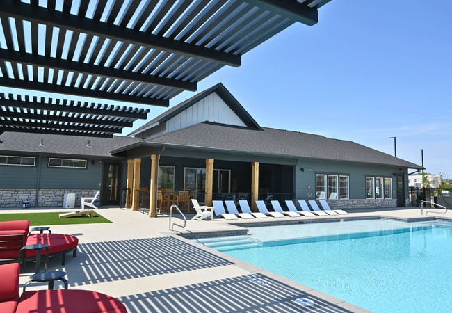 Canvas at Prairie Center in Brighton, CO - Foto de edificio - Building Photo
