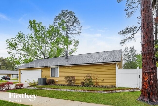 3887 Mandarin Woods Dr S in Jacksonville, FL - Building Photo - Building Photo
