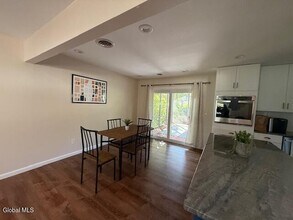 21 Patricia Ln in Saratoga Springs, NY - Building Photo - Building Photo