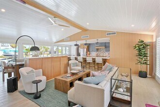 605 Concord Ln in Holmes Beach, FL - Building Photo - Building Photo