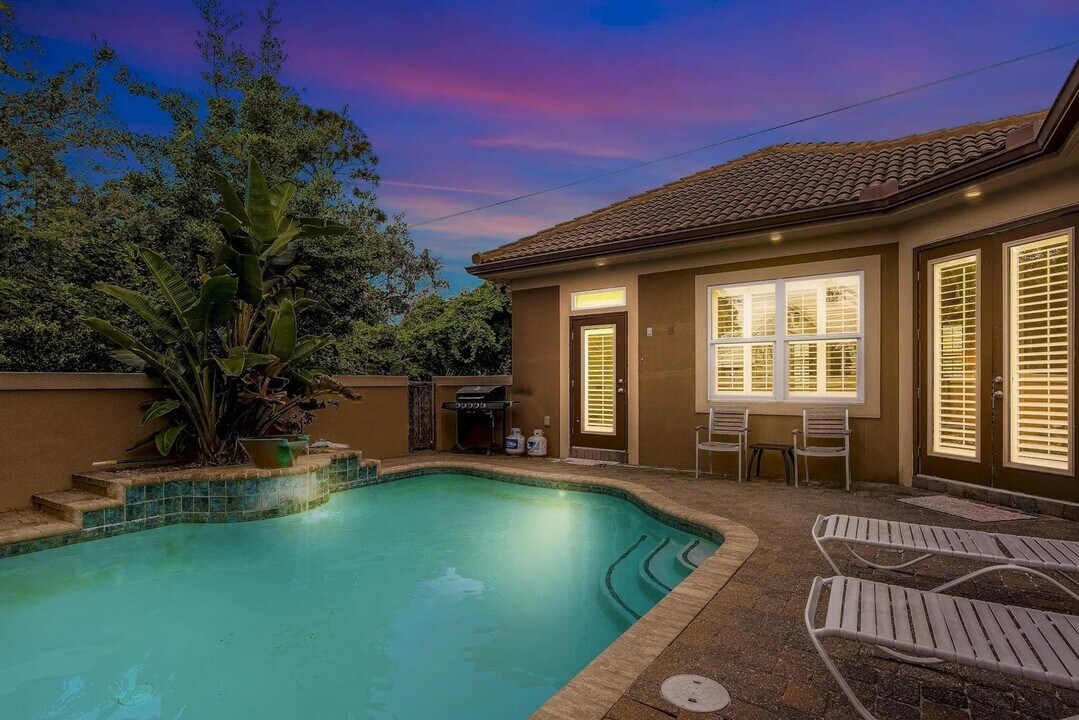 110 Tranquility Ln in Destin, FL - Foto de edificio