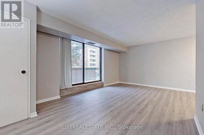 1200 Bridletowne Cir in Toronto, ON - Building Photo - Building Photo