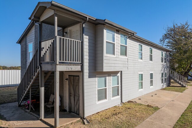 Village South Apartments in Oklahoma City, OK - Foto de edificio - Building Photo