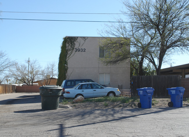 Fourplex in Tucson, AZ - Foto de edificio - Building Photo