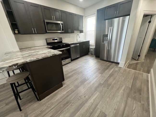 1725 N 27th St, Unit Floor 2 in Philadelphia, PA - Building Photo - Building Photo