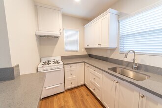 453 Gaviota Ave in Long Beach, CA - Building Photo - Building Photo