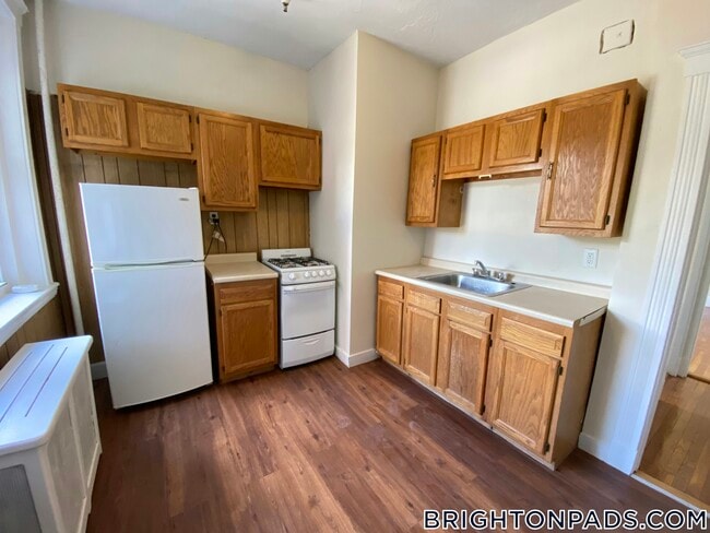 1800 Commonwealth Ave, Unit 18