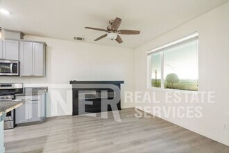 3698 E Commerce Way in Sacramento, CA - Building Photo - Building Photo