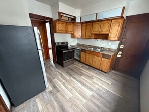 3905 Brooklyn Ave, Unit 1 in Cleveland, OH - Foto de edificio - Building Photo