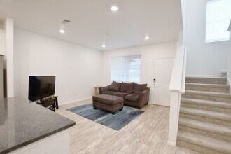 21062 E 60th Ave in Aurora, CO - Building Photo - Building Photo