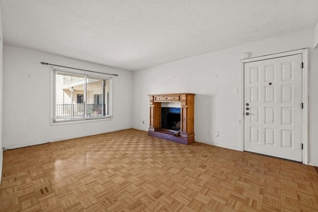 property at 505 W 7th St