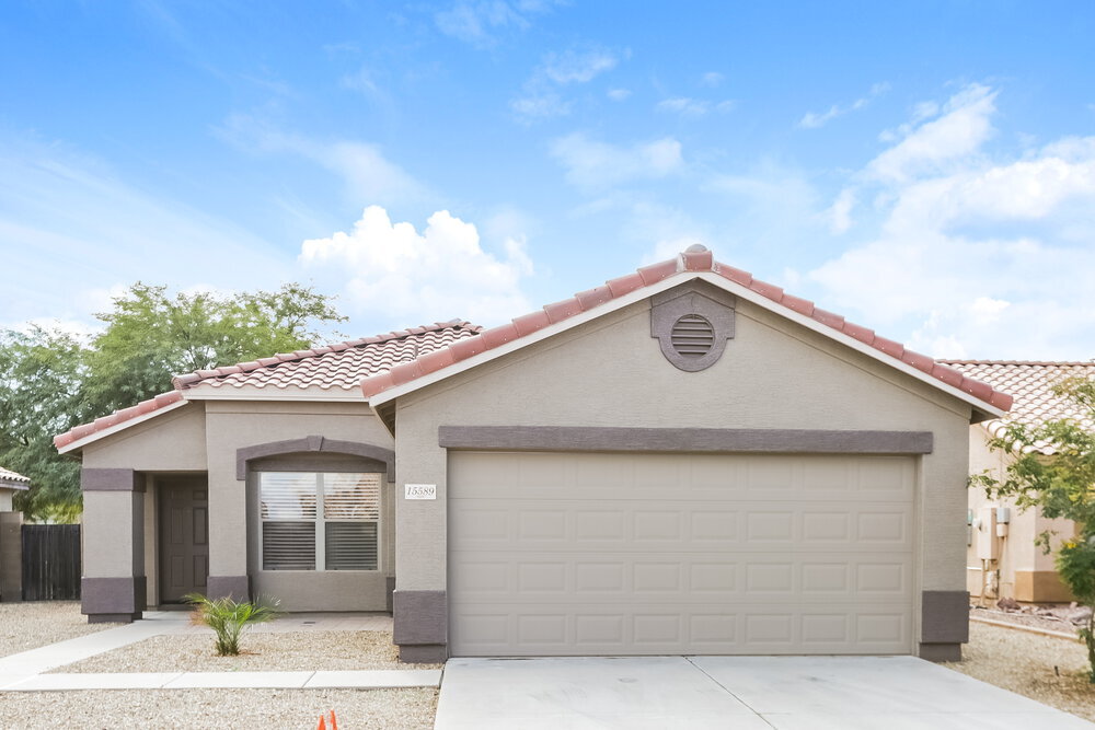 15589 W Port Au Prince Ln in Surprise, AZ - Building Photo