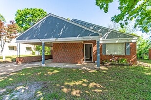 1024 Grenada Dr in Montgomery, AL - Building Photo