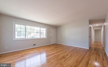 311 Kerby Hill Rd in Fort Washington, MD - Building Photo - Building Photo