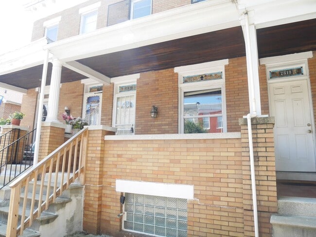 property at 2621 E Hoffman St