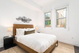550 Oak Grove Ave-Unit -ID1014696P in Menlo Park, CA - Building Photo - Building Photo