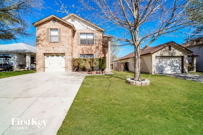 6735 Sunlit Pass Dr in San Antonio, TX - Foto de edificio