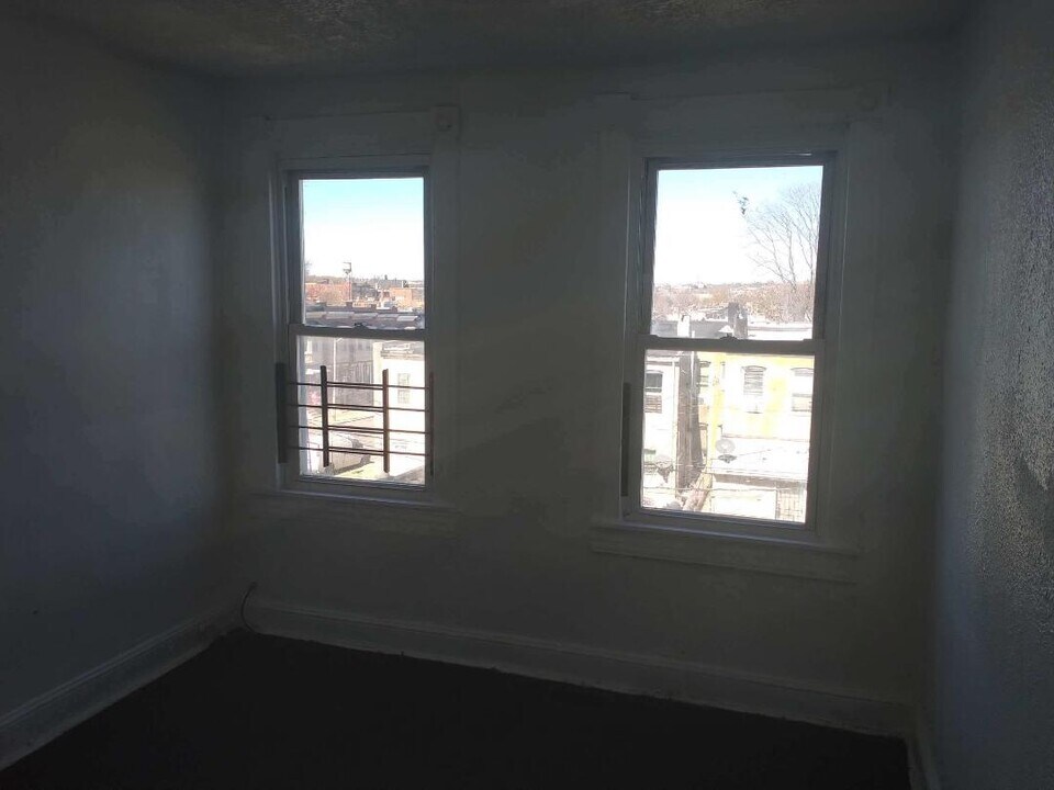 1938 W Lexington St Photo