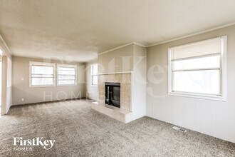 803 NE 61st St in Kansas City, MO - Building Photo - Building Photo