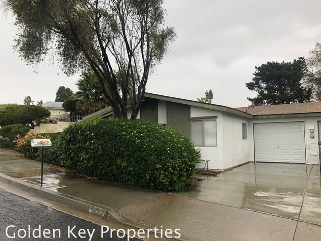 3180 Calle Osuna in Oceanside, CA - Building Photo - Building Photo