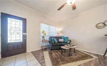 217 Corsica Dr in Cibolo, TX - Building Photo - Building Photo