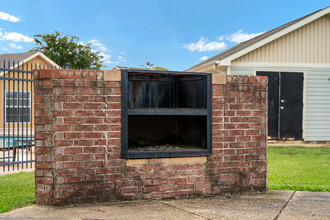 Bristol Downs in Montgomery, AL - Foto de edificio - Building Photo