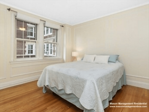 1450 Beacon St, Unit 202 in Brookline, MA - Building Photo - Building Photo