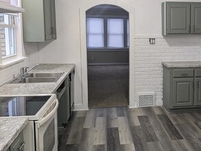 922 Burdette St in Mishawaka, IN - Building Photo - Building Photo