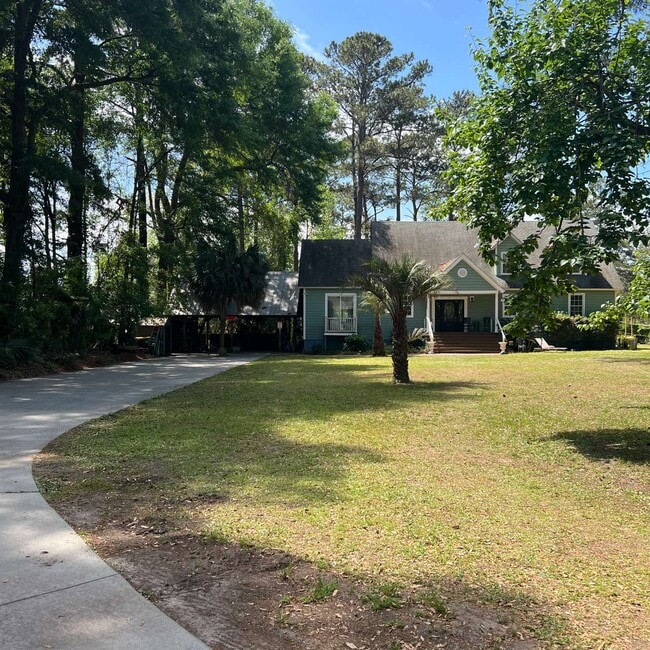 property at 31 Vinel Ln