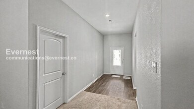 6312 Juniper Vw in New Braunfels, TX - Foto de edificio - Building Photo