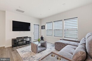 21460 Mount Sterling Ter in Sterling, VA - Building Photo