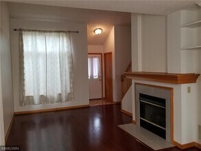 949 Old Steine Cir in New Brighton, MN - Building Photo - Building Photo